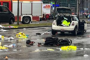 Mit seinem Auto überfuhr der Mann mehrere Menschen. (Archivbild)