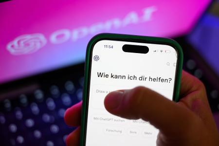 Der Einsatz von KI-Software schlägt der Studie zufolge vor allem auf Einstiegsjobs für junge Arbeitnehmer durch. (Archivbild)