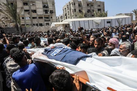 Einige der beim israelischen Angriff auf ein Krankenhaus in Gaza getöteten Journalisten arbeiteten für internationale Medien. 