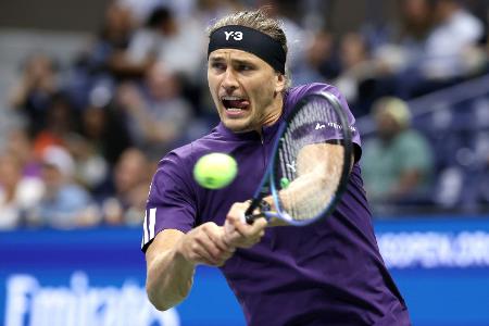 Matchball weit nach Mitternacht: Zverev souverän in Runde zwei Matchball weit nach Mitternacht: Zverev souverän in Runde zwei