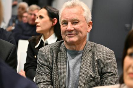 Trotz Kritik: Trainerverband steht hinter Handshake-Dialog Trotz Kritik: Trainerverband steht hinter Handshake-Dialog