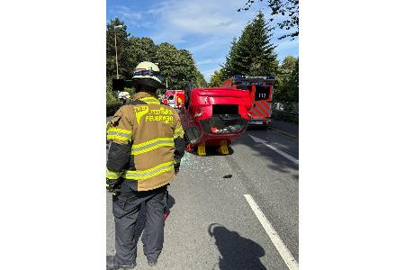 Bild 1 Verkehrsunfall B54
Die beigefügten Fotos dürfen nur in Zusammenhang mit dem unmittelbaren Einsatzereignis verwendet werden. Für andere Berichterstattungen ist die Zustimmung der Pressestelle FFH einzuholen. Bild 1 Verkehrsunfall B54
Die beigefügten Fotos dürfen nur in Zusammenhang mit dem unmittelbaren Einsatzereignis verwendet werden. Für andere Berichterstattungen ist die Zustimmung der Pressestelle FFH einzuholen.