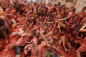 La "Tomatina" gilt als die größte Lebensmittelschlacht der Welt.