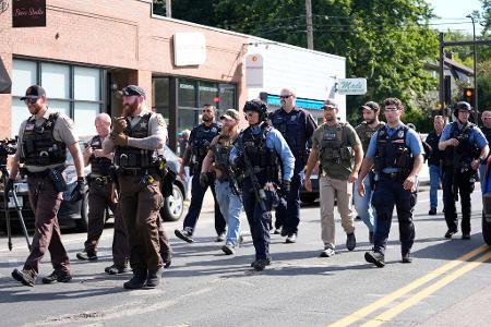 Polizisten am Einsatzort in Minneapolis.