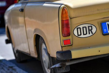 An so manchem Fahrzeug aus DDR-Produktion ist noch das Länderkennzeichen 