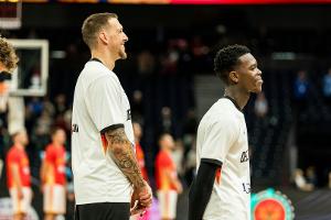 Schröder gewinnt Wette mit Theis: "Er schuldet mir 100 Euro"