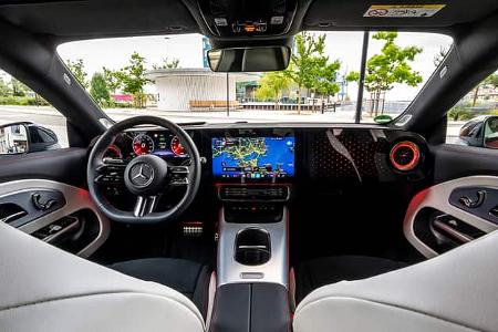 Mercedes-Benz CLA 250+ EQ, Cockpit