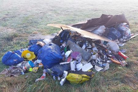 20250828_illegale Abfallentsorgung Loxstedt_Düring