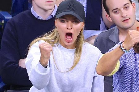Alexander Zverev gewinnt bei den US Open - und Sophia Thomalla jubelt Alexander Zverev gewinnt bei den US Open - und Sophia Thomalla jubelt