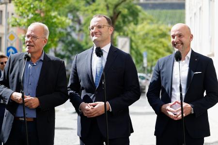 Nach einem ruckeligen Start wollten die Koalitionsfraktionen ein Signal der Geschlossenheit senden. Nach einem ruckeligen Start wollten die Koalitionsfraktionen ein Signal der Geschlossenheit senden.