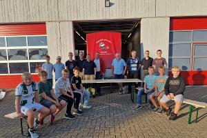 Übergabe der neuen Tische und Bänke an die Jugendfeuerwehr Xanten