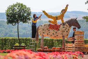 Im Schlosspark Lichtenwalde beginnt ein ungewöhnliches Festival. 