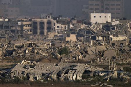 Wegen der katastrophalen Lage im Gazastreifen hat die EU-Kommission eine Einschränkung der Zusammenarbeit mit Israel vorgeschlagen. Wegen der katastrophalen Lage im Gazastreifen hat die EU-Kommission eine Einschränkung der Zusammenarbeit mit Israel vorgeschlagen.