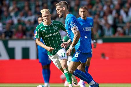 Gegen zehn Bremer: Leverkusen verspielt klare Führung Gegen zehn Bremer: Leverkusen verspielt klare Führung