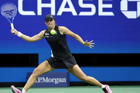 US Open: Swiatek mit Zweisatzsieg ins Achtelfinale US Open: Swiatek mit Zweisatzsieg ins Achtelfinale