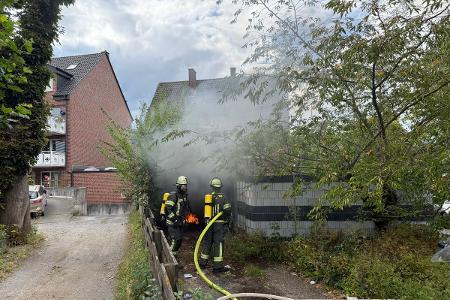 Garagenbrand in der Straße Wienbrede in Werne-Mitte. Garagenbrand in der Straße Wienbrede in Werne-Mitte.