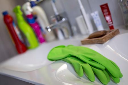 Produkte rund ums Waschen, Putzen und Reinigen steuerten im ersten Halbjahr 2,8 Milliarden Euro zum Inlandsumsatz bei. (Symbolbild)