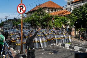 Die landesweiten Proteste haben seit dem Wochenende auch auf Bali übergegriffen.