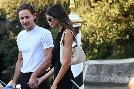 Lewis Pullman und Kaia Gerber: Hand in Hand in Venedig unterwegs Lewis Pullman und Kaia Gerber: Hand in Hand in Venedig unterwegs