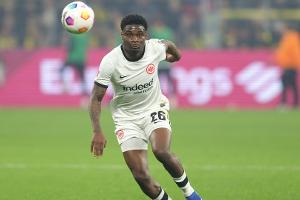 Frankfurt verleiht Dina Ebimbe und Nkounkou