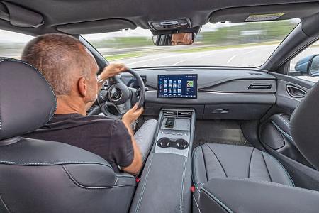 BYD-Spezial, Cockpit