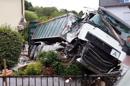 Bei dem Unfall wurde auch ein Kind verletzt. Bei dem Unfall wurde auch ein Kind verletzt.