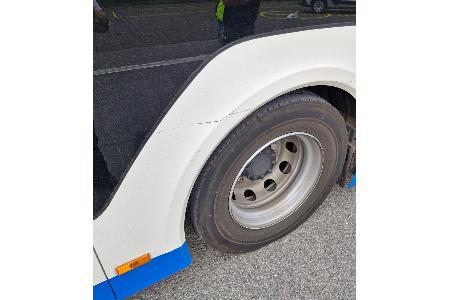 Beschädigter Linienbus Beschädigter Linienbus