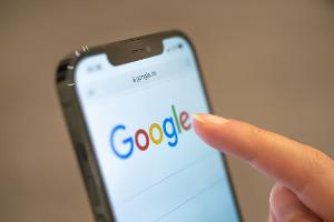 Hunderte Suchergebnisse zu den privaten Aufnahmen hat Google bereits gelöscht. (Symbolbild)