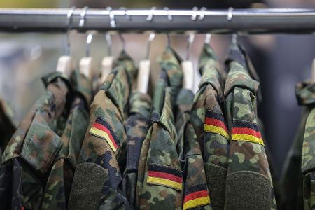Drei Viertel aller extremistischen Verdachtsfälle bei der Bundeswehr kommen aus dem Bereich Rechtsextremismus. (Archivbild) Drei Viertel aller extremistischen Verdachtsfälle bei der Bundeswehr kommen aus dem Bereich Rechtsextremismus. (Archivbild)