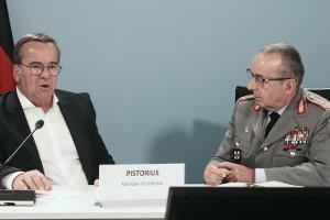 "ARD Story: Soldat Nr. 1 - Der General und die Zeitenwende"