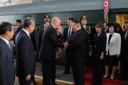 Nordkoreas Machthaber Kim Jong Un reiste erstmals mit seiner Tochter ins Ausland. 