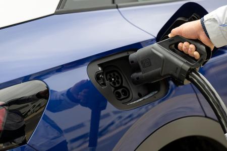 Der Absatz von Elektroautos war auch im August hoch. (Archivbild) Der Absatz von Elektroautos war auch im August hoch. (Archivbild)