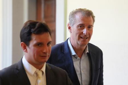Hensel berichtete (r.) im Gericht über den jahrelangen Sorgerechtsstreit mit seiner Ex-Frau. Hensel berichtete (r.) im Gericht über den jahrelangen Sorgerechtsstreit mit seiner Ex-Frau.
