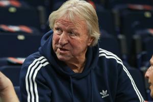 Horst Hrubesch mit Bundesverdienstkreuz ausgezeichnet
