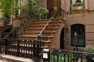 Kult-Treppe aus "Sex and the City": Hausbesitzer errichten Zaun