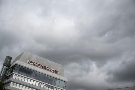 Der Sportwagenbauer Porsche muss die erste deutsche Börsenliga verlassen.