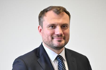 Brandenburgs Wirtschaftsminister Daniel Keller (SPD) wirbt mit einer neuen Kampagne für Zuzüge aus Westdeutschland. (Archivbild) Brandenburgs Wirtschaftsminister Daniel Keller (SPD) wirbt mit einer neuen Kampagne für Zuzüge aus Westdeutschland. (Archivbild)