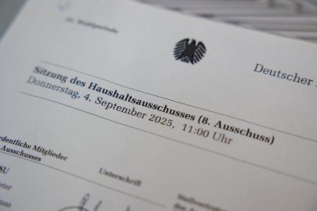 Die wichtigsten Fragen gelten nach der Haushaltsbereinigung als geklärt. Die Haushälter gehen dabei alle Einzeletats durch und lassen die Ministerinnen und Minister vorsprechen. Die wichtigsten Fragen gelten nach der Haushaltsbereinigung als geklärt. Die Haushälter gehen dabei alle Einzeletats durch und lassen die Ministerinnen und Minister vorsprechen.