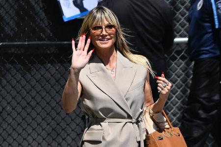 Heidi Klum gibt erste Hinweise auf ihr Halloween-Kostüm Heidi Klum gibt erste Hinweise auf ihr Halloween-Kostüm