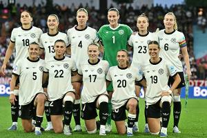DFB-Frauen spielen im November in Kaiserslautern