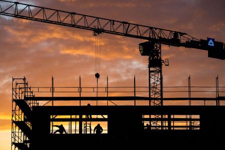 Das DIW sieht Licht in der Krise der deutschen Wirtschaft. (Archivbild)