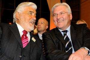 Bundespräsident Steinmeier gratuliert Mario Adorf zum 95. Geburtstag