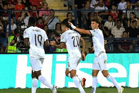 Gedenken an Diogo Jota: Portugal mit klarem Quali-Sieg