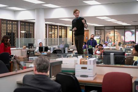 The Paper, Staffel 1, 5. September, WOW