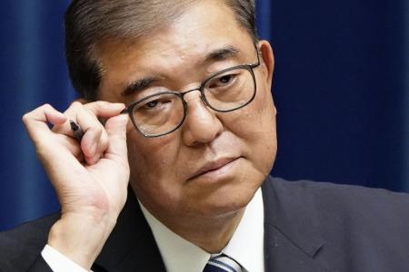 Japans Regierungschef Ishiba stand nach Wahlschlappen in seiner eigenen Partei in der Kritik. Japans Regierungschef Ishiba stand nach Wahlschlappen in seiner eigenen Partei in der Kritik.