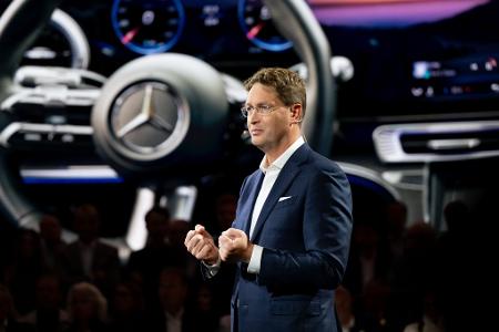 Mercedes stellt neues E-Auto vor (Foto-aktuell).
