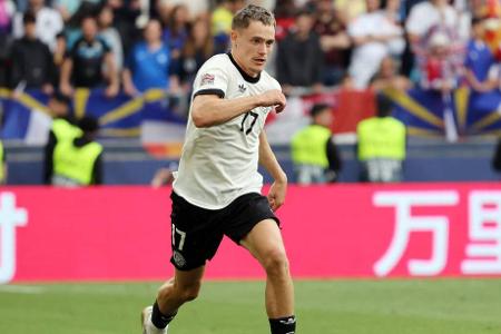 ANGRIFF: Florian Wirtz - Note: 3,0 - War viel in Bewegung, ließ jedoch lange Zeit die letzte Leichtigkeit vermissen. Hatte seine Momente auf engem Raum, Spielfluss kam aber nur selten auf. Hatte beim Freistoß-Tor zum 3:1 seinen einen genialen Moment, ansonsten oft eher glücklos.