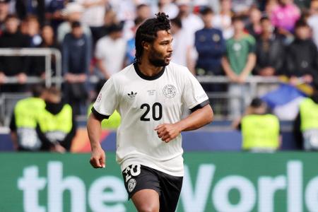 Serge Gnabry (bis 61.) - Note: 3,0 - Brachte das DFB-Team früh mit seinem traumhaften Lupfer in Führung. Fand mit der Zeit aber immer seltener die Lücken. Hinten ließ er beim 1:1 seinen Gegenspieler widerstandslos ziehen. Nach dem Seitenwechsel kam bis zur Auswechslung fast gar nichts mehr.