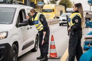 Symbolfoto "Grenzkontrolle". Das Bild ist für redaktionelle Zwecke freigegeben; Quelle: Bundespolizei.