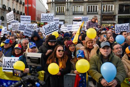 Die Venezolaner stimmen mit den Füßen ab. Millionen von Menschen haben das südamerikanische Land seit dem Amtsantritt von Präsident Maduro verlassen. (Archivbild)